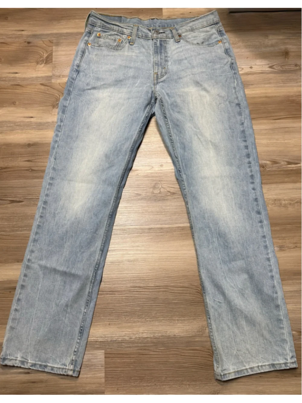 Like new Men's Levi's 514 Straight Leg Jeans Light Wash Blue Size 34x32